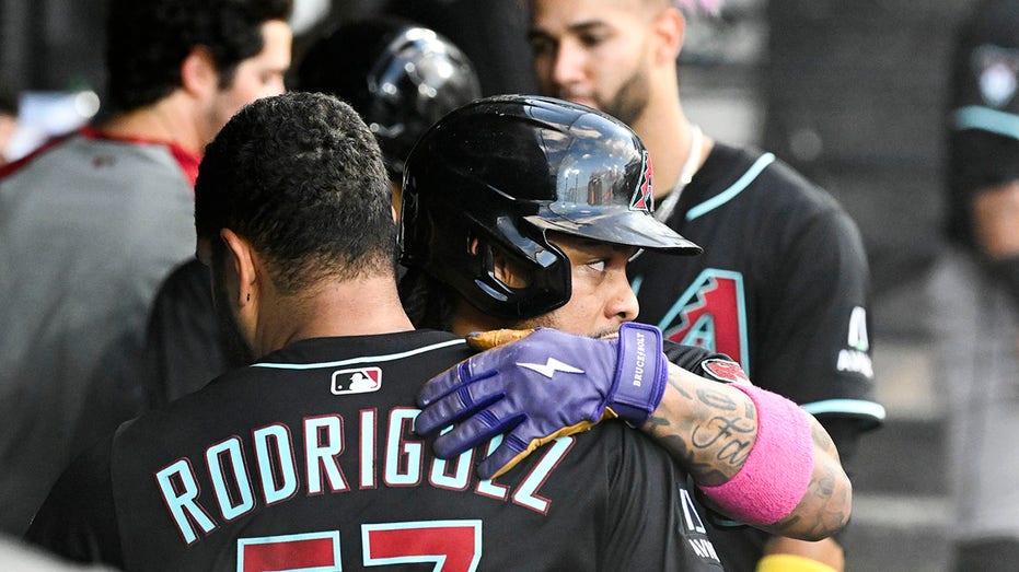 diamondbacks-star-ketel-marte-cries-on-field-after-fan’s-cruel-comments-about-late-mother