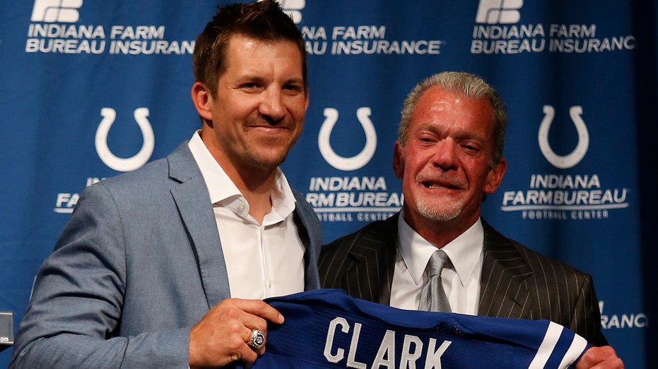 dallas-clark-reflects-on-jim-irsay’s-legacy-and-impact-in-indianapolis:-‘he-lived-colts-football’