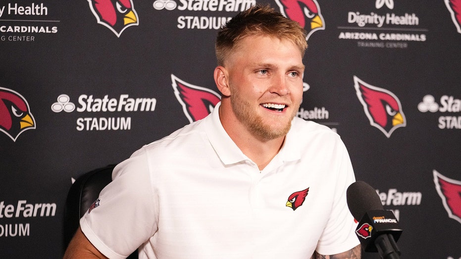 cardinals’-trey-mcbride-reflects-on-earning-respect-of-nfl’s-elite-at-tight-end-university:-‘huge-honor’