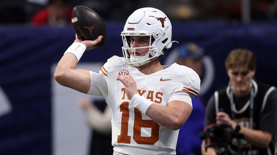 texas’-arch-manning-shares-advice-from-matthew-mcconaughey-as-popularity-grows