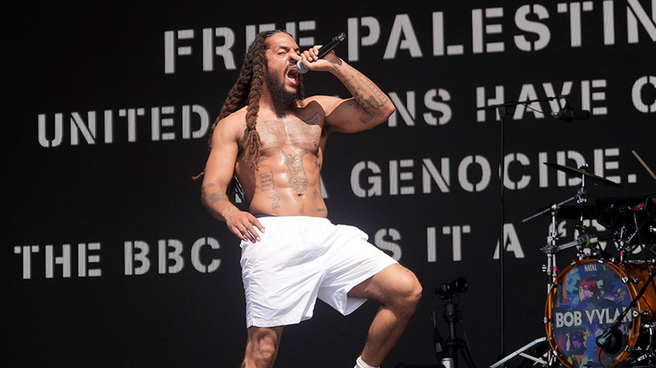 uk-punk-rap-duo-sparks-outrage-with-anti-israel-chants-at-major-music-festival