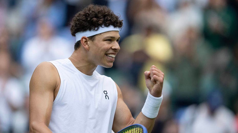 ben-shelton-uses-wimbledon-big-stage-to-plea-for-sister-to-get-more-time-off-from-morgan-stanley-job