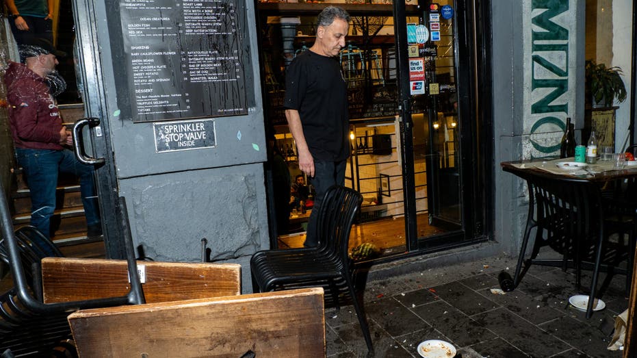 antisemitic-attackers-violently-target-synagogue,-israeli-restaurant-in-australia