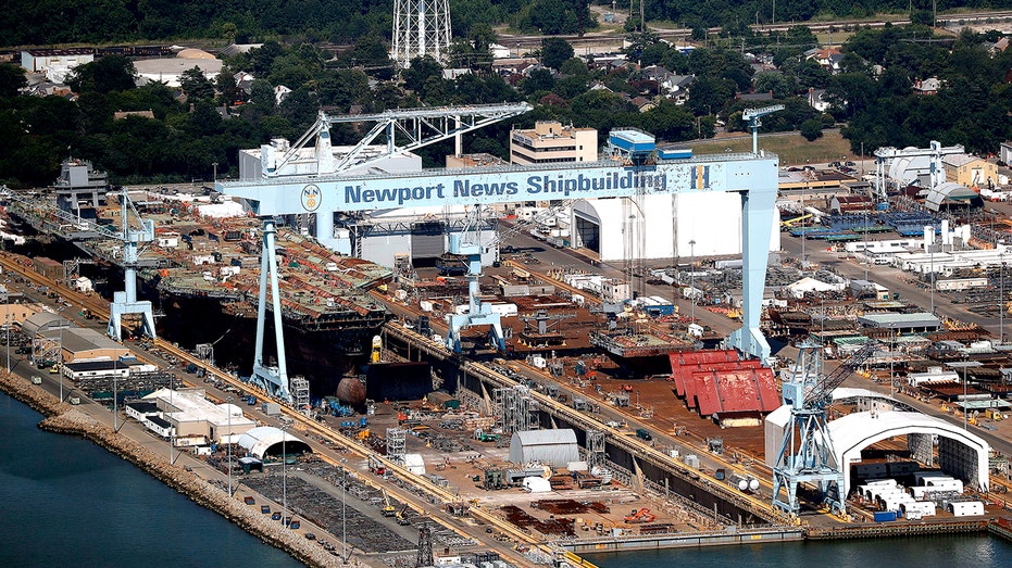 navy’s-carrier-fleet-faces-temporary-reduction-through-2027-as-new-ships-hit-development-snags