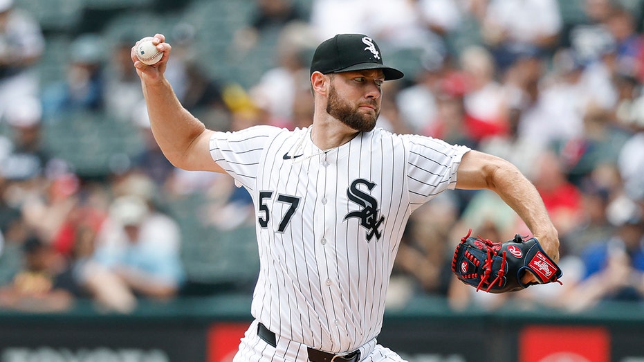 adrian-houser-throws-up-in-dugout,-returns-to-mound-against-surging-blue-jays-squad-in-remarkable-display