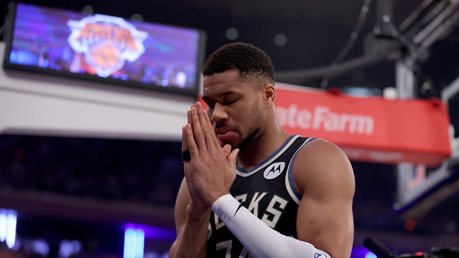 giannis-antetokounmpo-says-‘a-lot-of-people’-tried-convincing-him-to-join-knicks-amid-murky-bucks-future