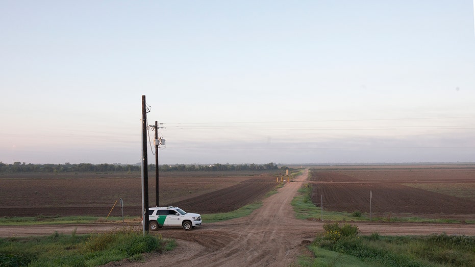 texas-border-patrol-shooter-details-remain-scant-as-violence-against-ice,-cbp-agents-surges