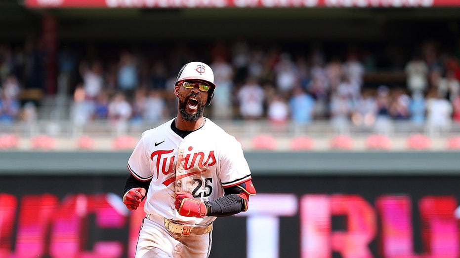 twins’-byron-buxton-mashes-home-run-to-complete-cycle-on-his-bobblehead-day