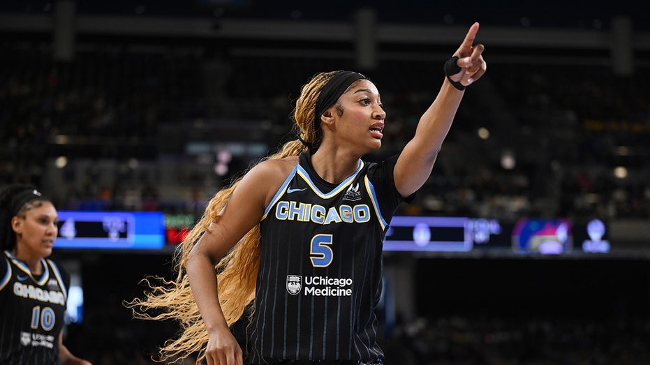 sky-upset-wnba-leading-lynx-behind-angel-reese’s-latest-double-double