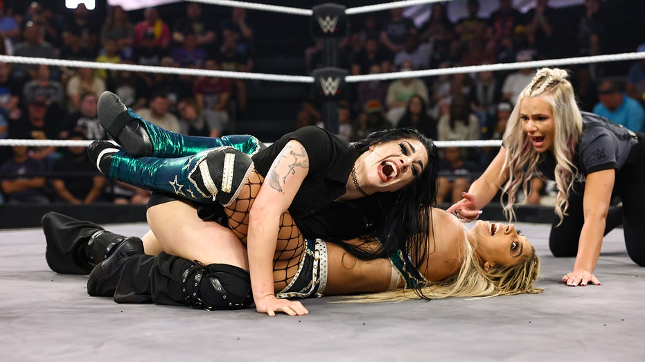 wwe-ref-vicky-d’errico-captures-attention-of-pro-wrestling-world-at-evolution