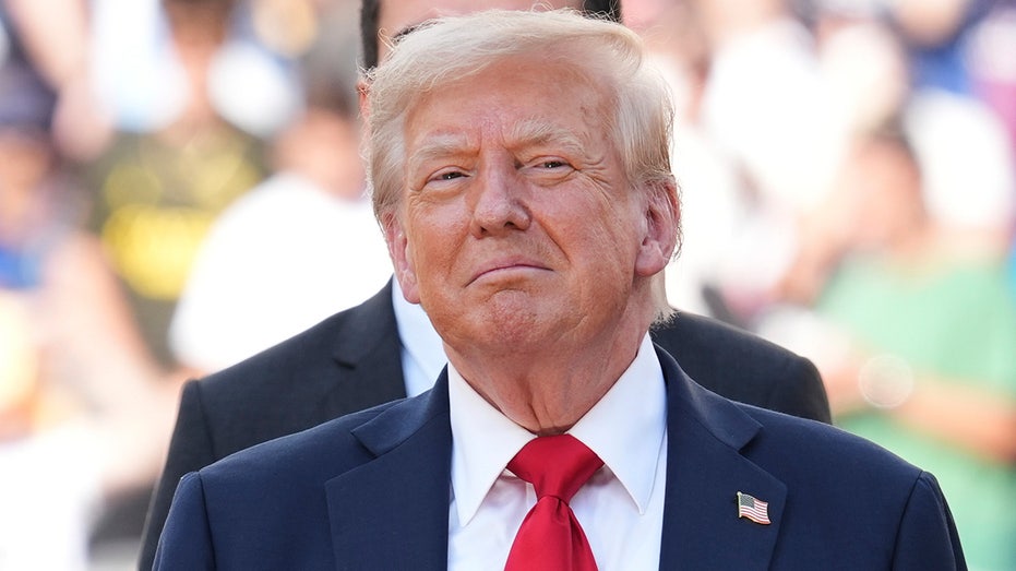 trump-jokes-about-executive-order-to-call-soccer-‘football’-in-us,-names-greatest-player-of-all-time