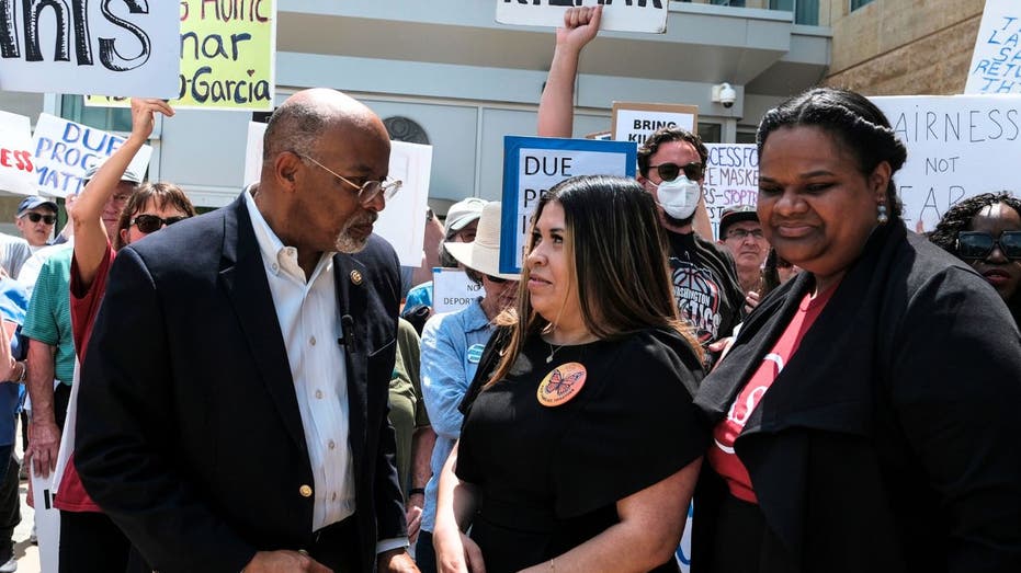 democrats-spent-thousands-in-campaign-funds-to-visit-illegal-kilmar-abrego-garcia:-report