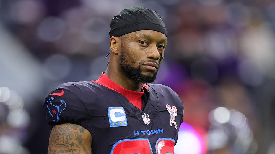 texans-star-joe-mixon’s-preseason-in-jeopardy-due-to-latest-injury-setback
