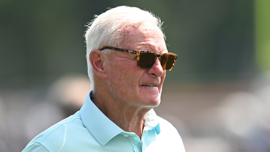browns-owner-jimmy-haslam-dismisses-speculation-surrounding-arch-manning