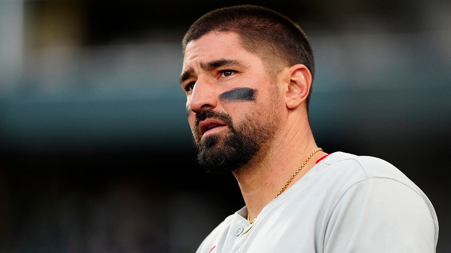 phillies-star-nick-castellanos-yells-at-fan-for-berating-teammate-after-loss:-‘crossed-multiple-lines’