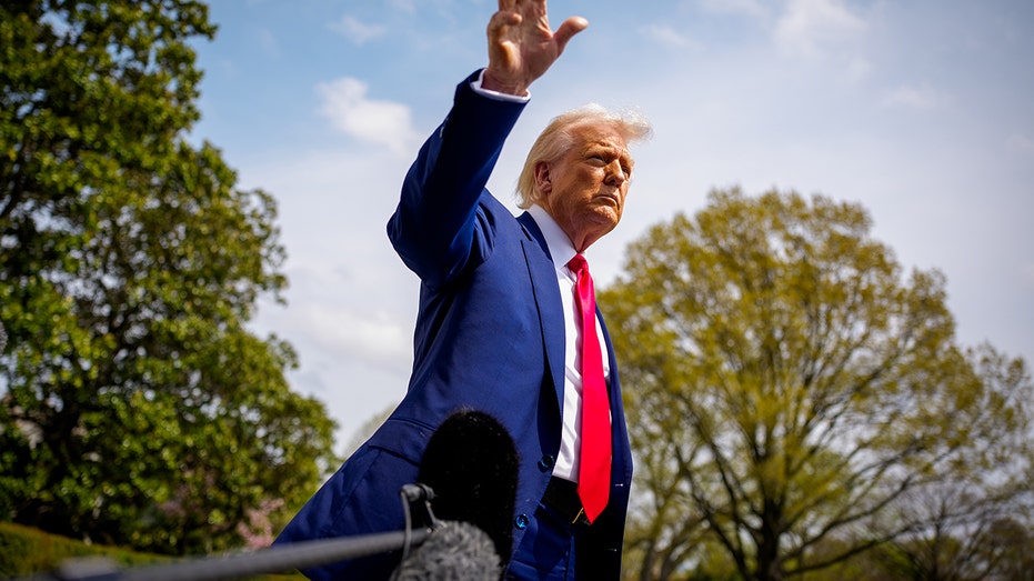trump-clashes-with-reporter-over-tariffs,-citing-pandemic-and-‘fighting-lunatics’