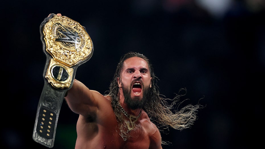 seth-rollins-pulls-off-the-heist-of-the-summer,-leaves-summerslam-as-world-heavyweight-champion