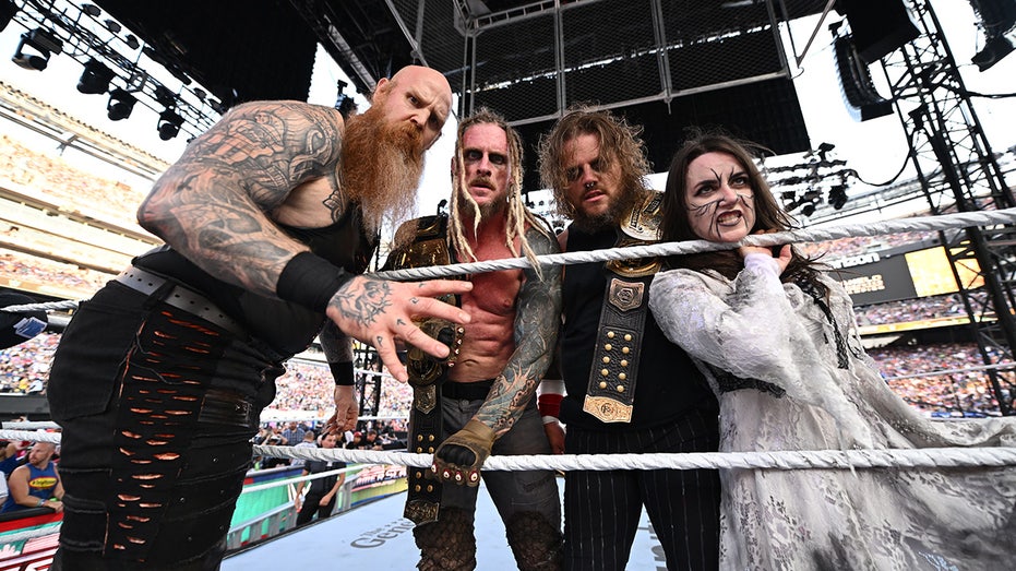 wyatt-sicks-retain-wwe-tag-team-championship-in-wild-tlc-match-at-summerslam