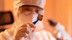 what-are-semiconductors-and-why-is-trump-threatening-100%-tariffs?
