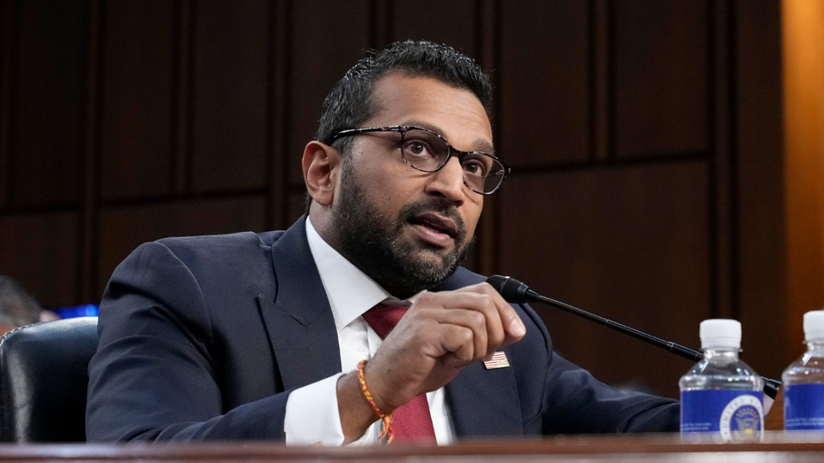 ex-government-officials-pen-letter-blasting-kash-patel’s-fbi-‘purge’