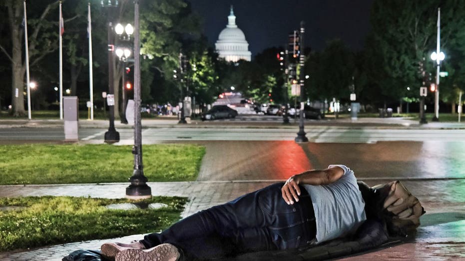 trump-vows-to-make-dc-‘safer’-and-‘beautiful’-as-capital-battles-crime-and-homelessness