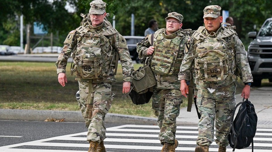 400-national-guard-members-descend-upon-dc;-expanded-crime-crackdown-expected-wednesday-night