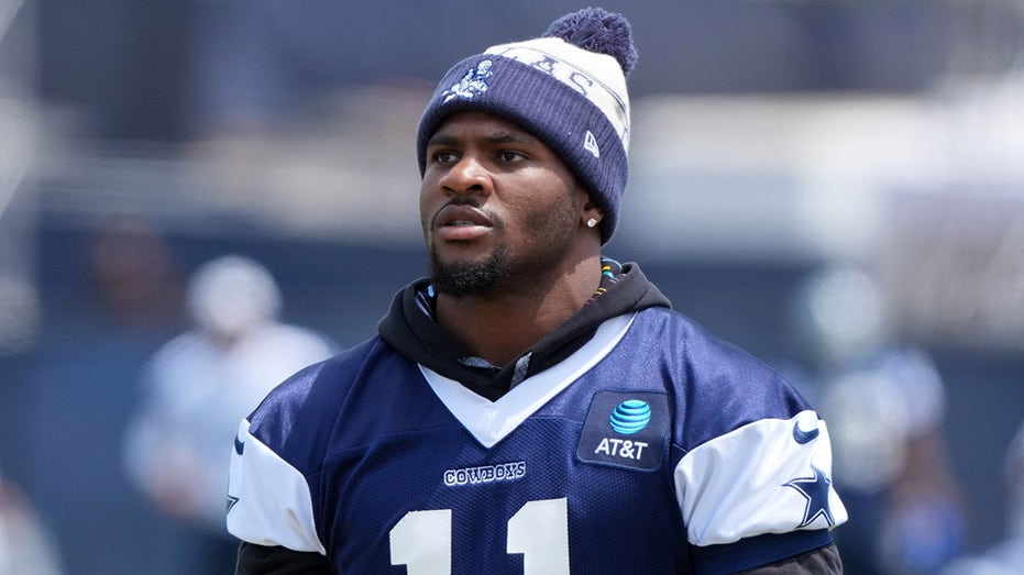 cowboys-head-coach-predicts-micah-parsons-will-play-week-1-despite-ongoing-contract-dispute:-report
