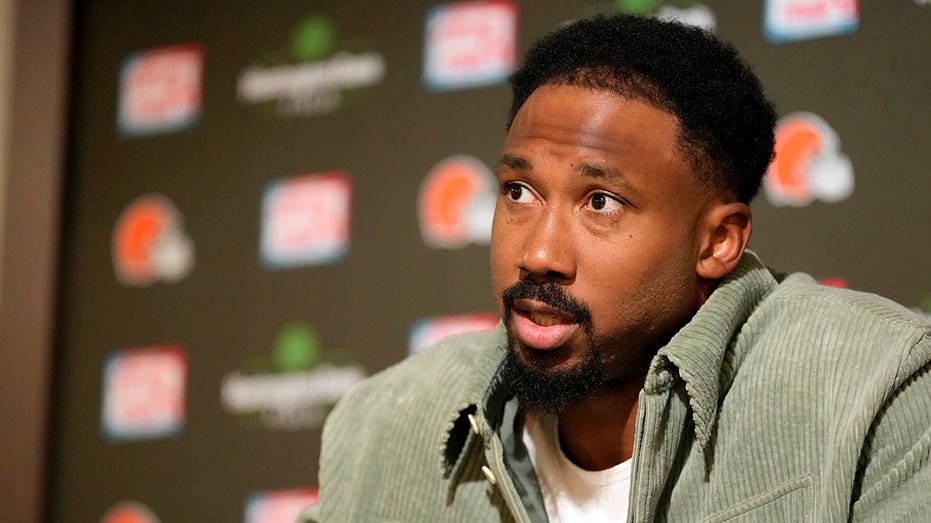 browns’-myles-garrett-shuts-down-reporters-asking-about-speeding-ticket:-‘ask-a-different-question’