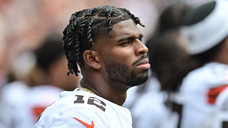shedeur-sanders-has-disastrous-performance-in-final-preseason-game-as-fans-debate-coaching-decisions