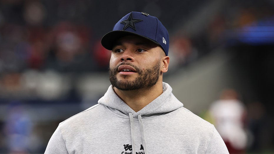 cowboys’-dak-prescott-confident-micah-parsons-will-suit-up-in-season-opener-despite-contract-standoff