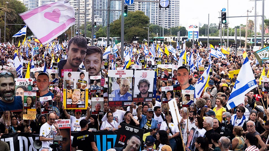 white-house-demands-all-gaza-hostages-return-home-‘this-week’-amid-stalled-talks