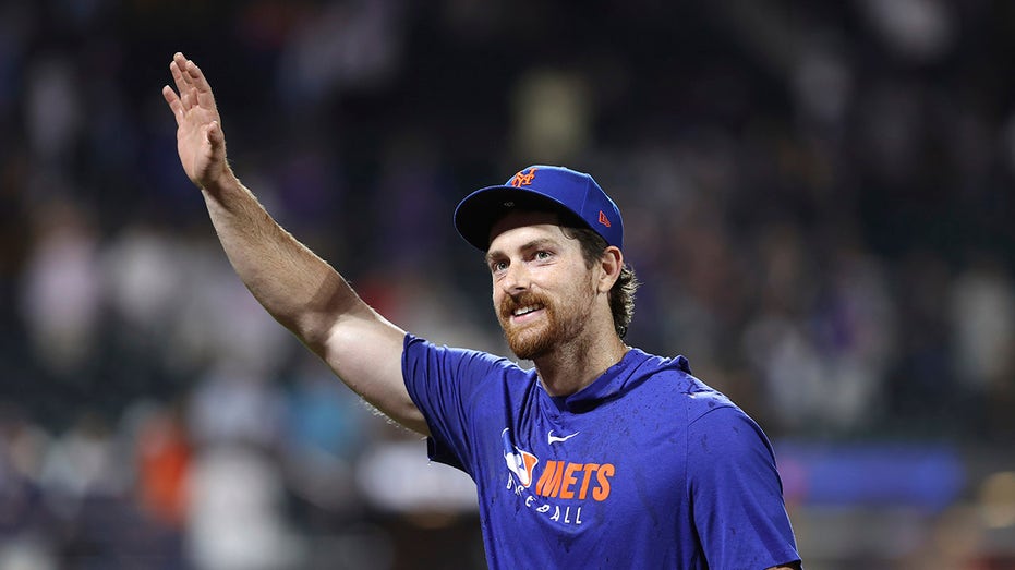 nolan-mclean-makes-mets-history-in-dominant-performance-vs-phillies