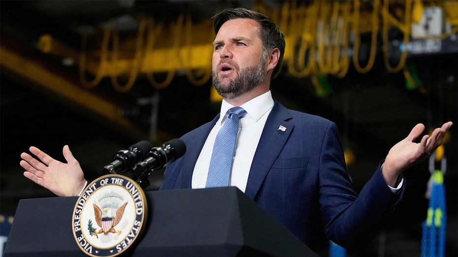 vance-rolls-into-another-battleground-state-as-trump’s-‘traveling-salesman’-to-promote-key-proposal