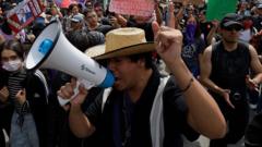 ‘gringos-out!’:-mexicans-protest-against-tourists-and-gentrification