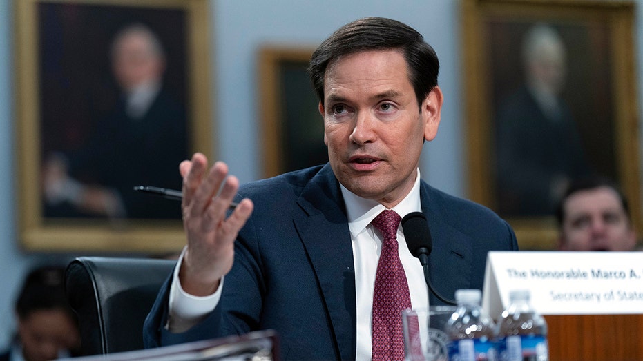 marco-rubio-jokingly-pushes-trump-for-executive-order-banning-weddings-during-college-football-season