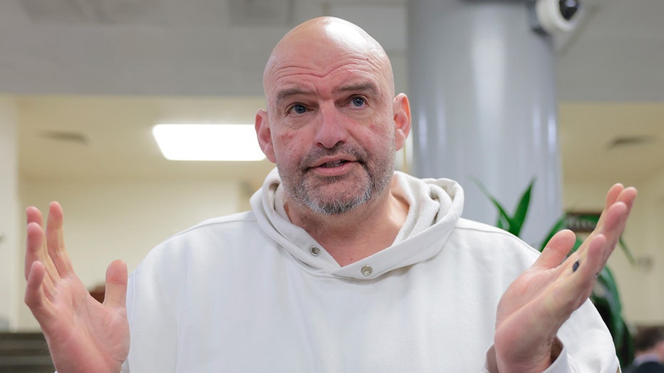 fetterman-defends-trump’s-‘tasteful’-$200m-white-house-ballroom-makeover-amid-dem-criticism