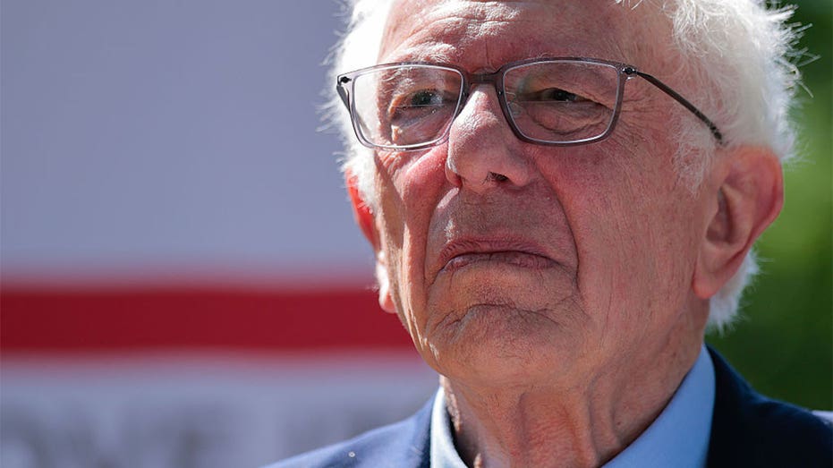 sen-bernie-sanders-calls-on-rfk-jr.-to-resign-following-departure-of-cdc-officials