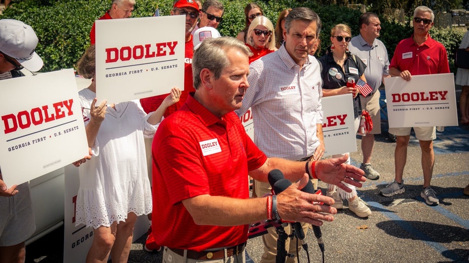 gov.-brian-kemp-endorses-former-football-coach-derek-dooley-outside-georgia-stadium-for-2026-us-senate-bid
