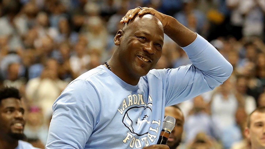 michael-jordan-among-star-studded-group-expected-to-attend-bill-belichick’s-first-unc-game:-report