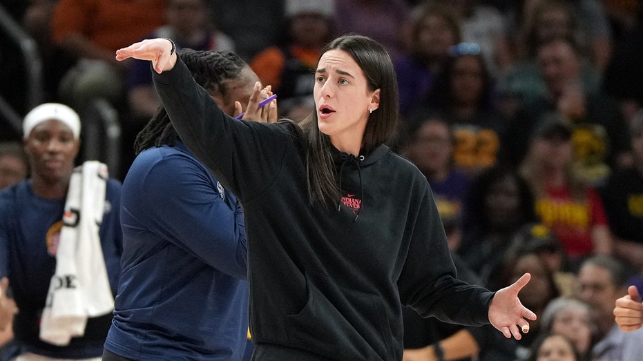 caitlin-clark,-former-fever-teammate-dewanna-bonner-have-fiery-exchange-during-game