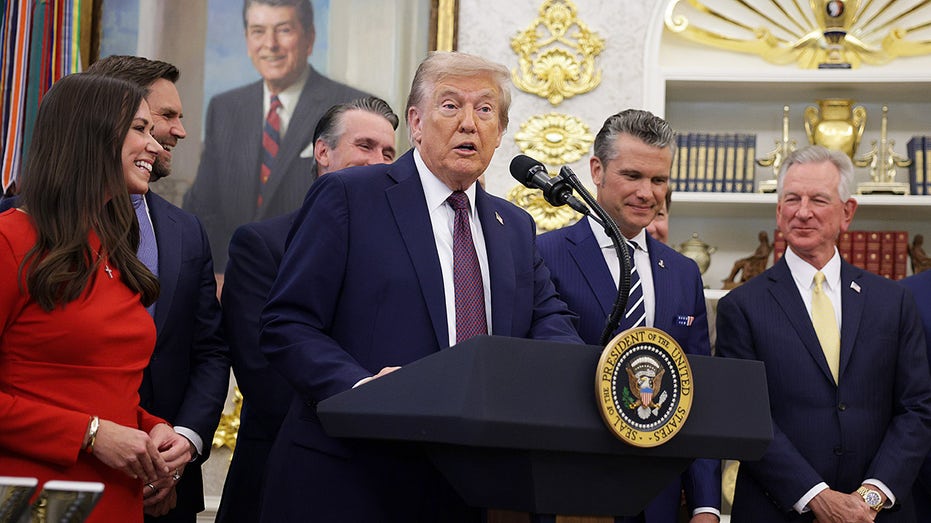 trump-references-alabama’s-stunning-defeat-in-space-command-announcement-as-tuberville-gloats-about-auburn