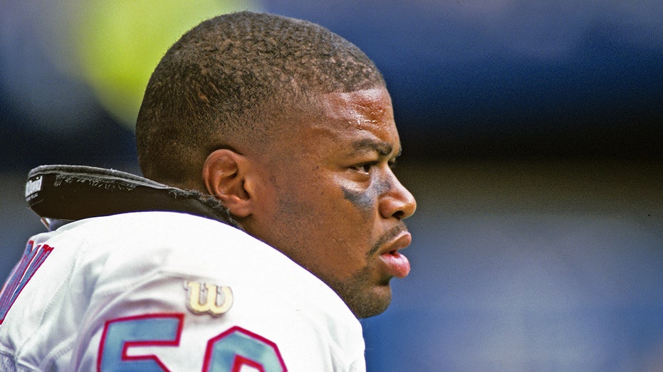 former-nfl-player-micheal-barrow-arrested-after-chaotic-family-altercation-at-florida-airport