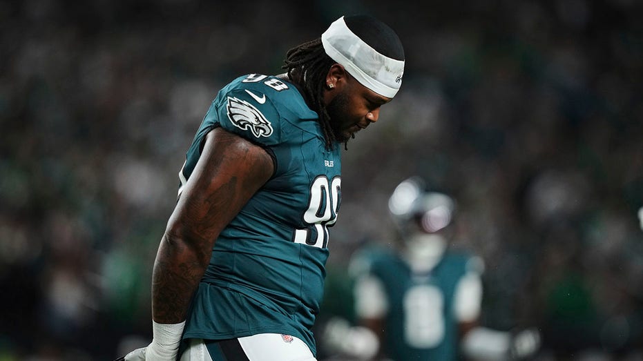 eagles’-jalen-carter-addresses-spitting-incident,-makes-vow-to-teammates