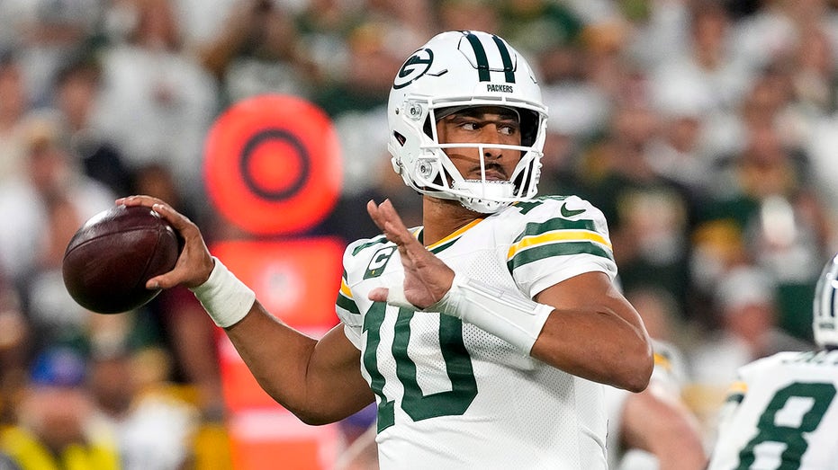 packers-beat-commanders-to-start-season-2-0-with-strong-performance-at-lambeau-field