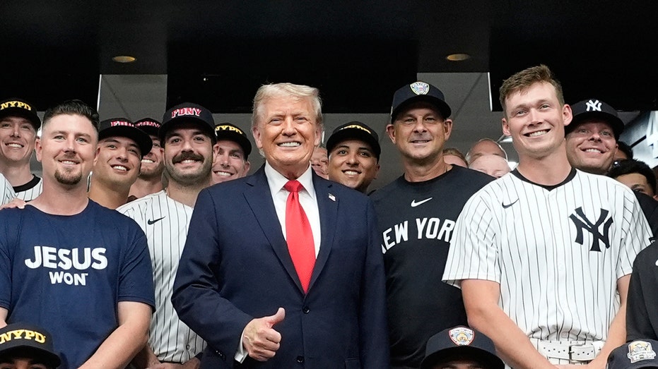 aaron-boone-recalls-‘special-night’-after-trump’s-meeting-with-yankees-on-9/11-anniversary