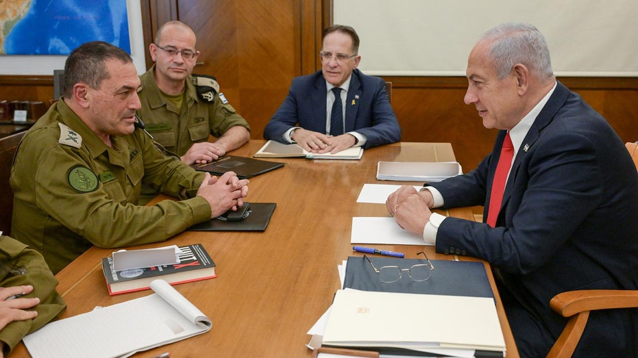 israel’s-military-chief-backs-witkoff-plan-over-netanyahu’s-gaza-takeover,-sources-say