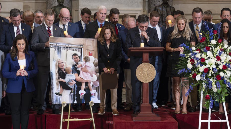 house-republicans-honor-charlie-kirk-while-dem-leaders-skip-capitol-prayer-vigil