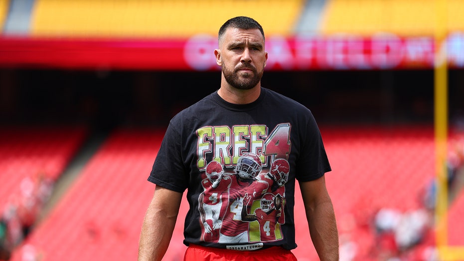 rashee-rice-crash-victim’s-lawyer-slams-travis-kelce-for-wearing-t-shirt-in-teammate’s-honor