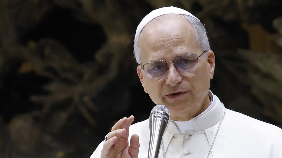 pope-leo-xiv-told-us-ambassador-he-is-praying-for-charlie-kirk,-his-family-after-assassination