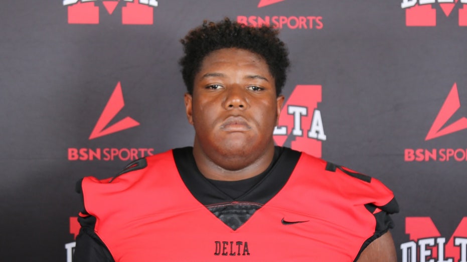 college-football-player-dies-after-game-in-mississippi